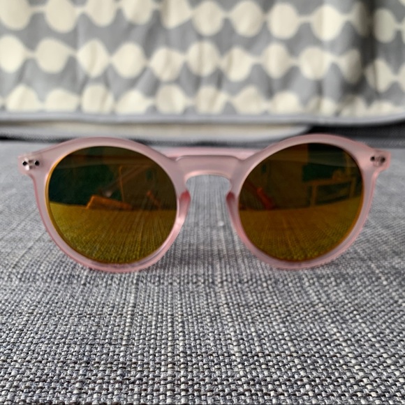 Matte frosted pink reflective wayfarer sunglasses - Picture 3 of 4